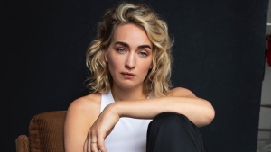 Deze GTST-actrice stond naakt op een pier terwijl een zeilboot voorbijvoer: "Dat lichaam ben ik voor altijd kwijt"