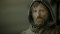 Viggo Mortensen draagt een meesterlijke nachtmerrie die bijna te somber is om te herkijken