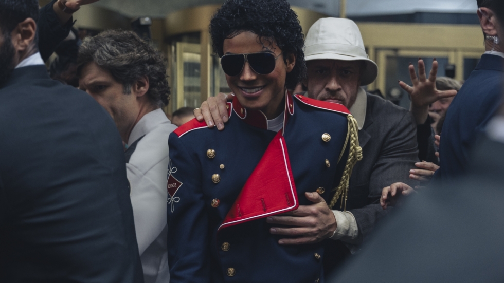 Hoewel we niet de "ware Michael Jackson" krijgen, verovert 'Michael' wel de harten en portemonnees van het publiek