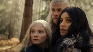 Ze betovert in 'The Witcher' én als de nieuwe DCU-schurk 'Circe': De beeldschone Anya Chalotra eist alle  aandacht op