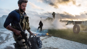 Michael Bay maakt zijn derde oorlogsfilm: dit keer geen WO2 of Libië, maar een waargebeurd verhaal in Iran