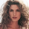 Deze jaren 90-ster relativeert haar schoonheid met "Zelfs ik word 's ochtends niet wakker als Cindy Crawford"