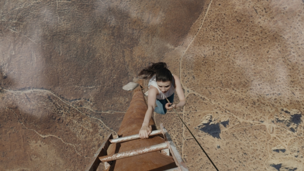 In 2022 trok de duizelingwekkende thriller 'Fall' veel aandacht, nu is er 'Fall 2: Deadpoint'