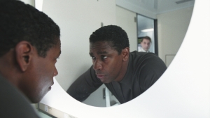 Hij is één van de meest overtuigende acteurs, maar er is een scifi-film waarin Denzel Washington echt ongeloofwaardig is