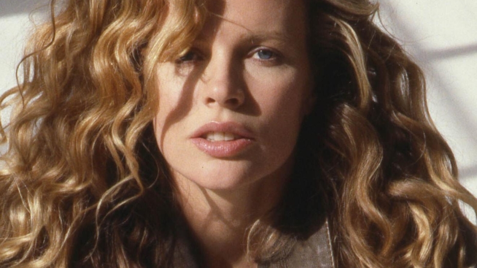 Op haar hoogtepunt betaalde ze een fortuin voor een heel Amerikaans stadje, niet veel later ging Kim Basinger falliet