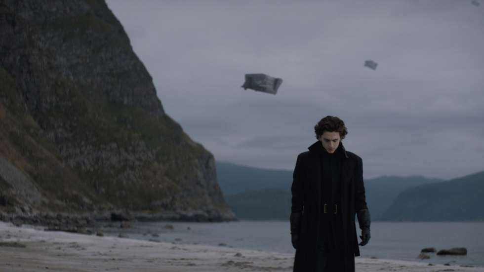 Eerste blik scifi-film 'Not Alone' die in 2027 verschijnt: Aliens krijgen te maken met Timothée Chalamet en Selena Gomez