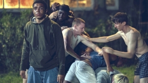 3 dikke aanraders die nu gewoon op Netflix staan en je avond flink wat kleur geven