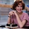 Ze was de ultieme jaren 80-muze maar baalde van die typecasting: Zo gooide Molly Ringwald haar carrière om