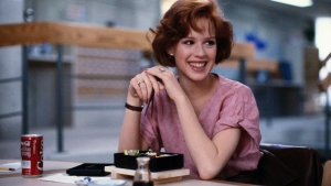 Ze was de ultieme jaren 80-muze maar baalde van die typecasting: Zo gooide Molly Ringwald haar carrière om