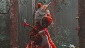 Deze nieuwe horrorfilm duikt ineens overal op en kan zomaar een bizarre genrefavoriet worden