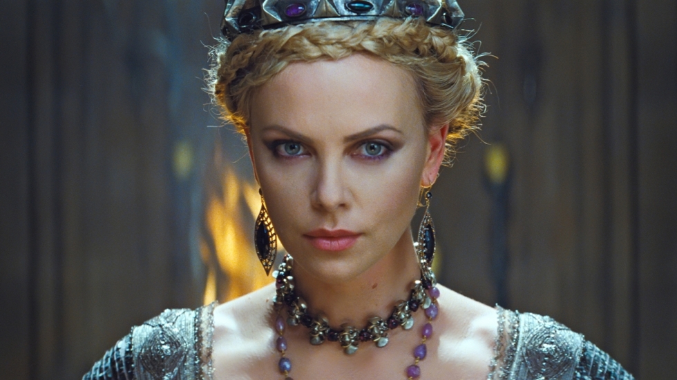Ze werd beroemd als onweerstaanbare blondine, maar Charlize Theron heeft van nature een heel andere haarkleur