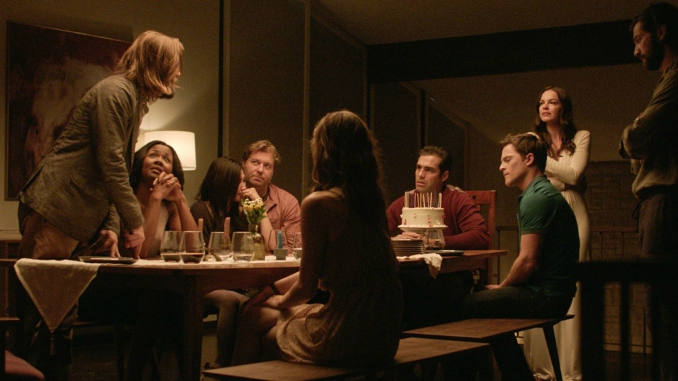 Michiel Huisman heeft een duister etentje in teaser trailer 'The Invitation'