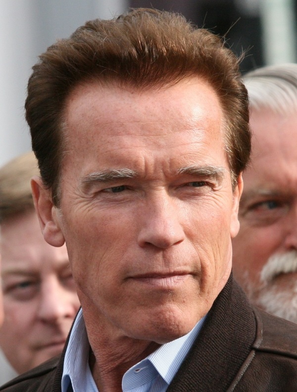 Arnold Schwarzenegger plaatst boodschap voor leeuwenjagers
