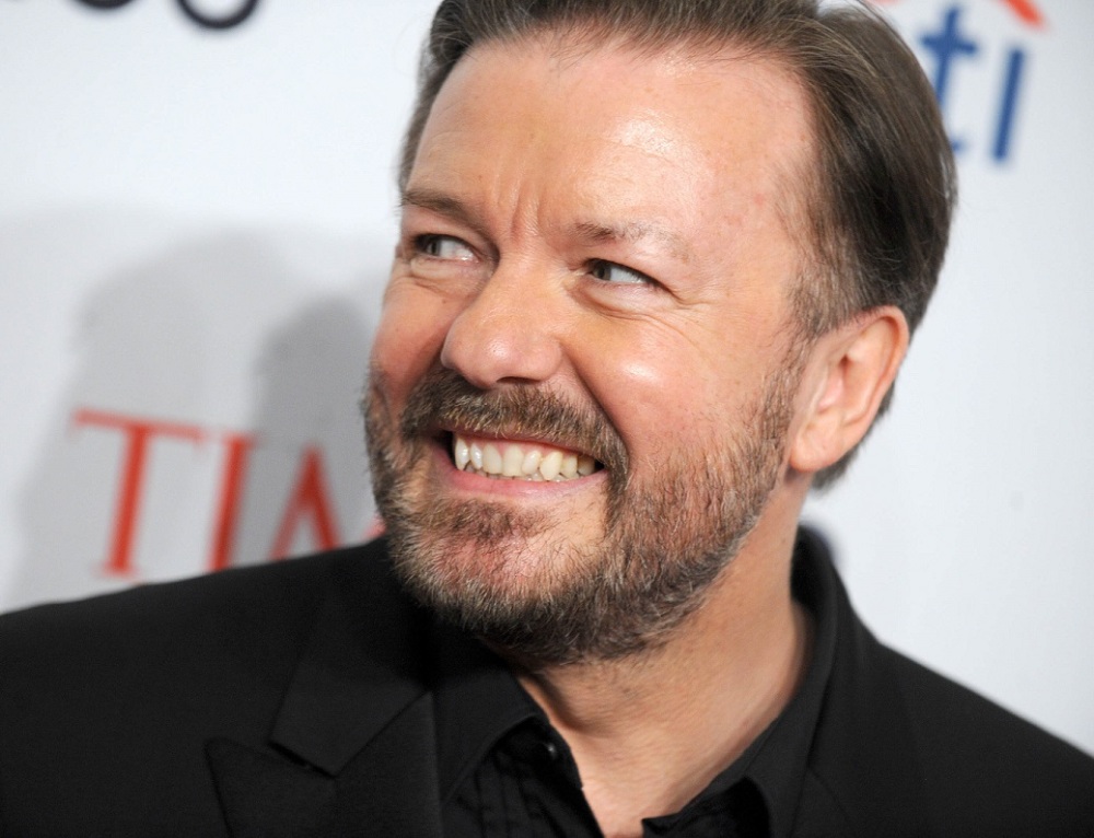 Ricky Gervais verdedigt Nazigroet uitgevoerd door 7-jarige