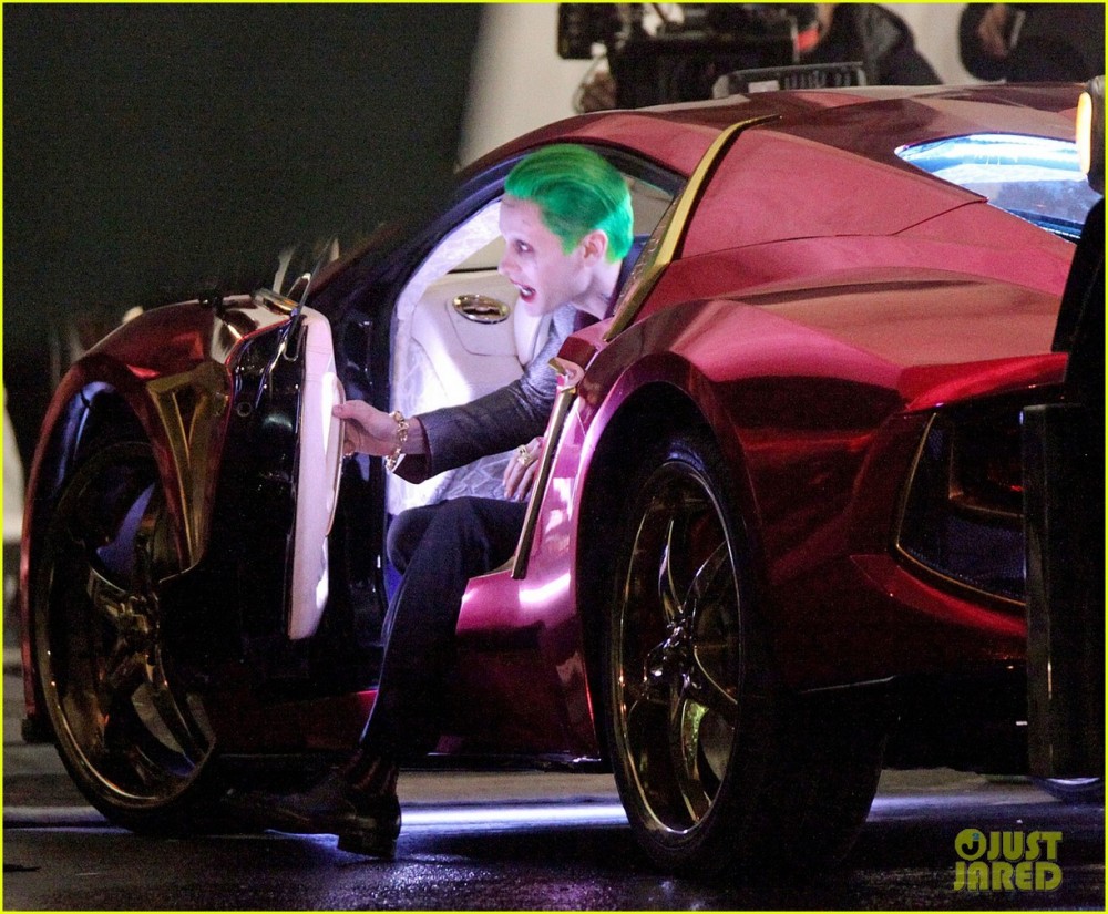 The Joker in actie op set 'Suicide Squad'