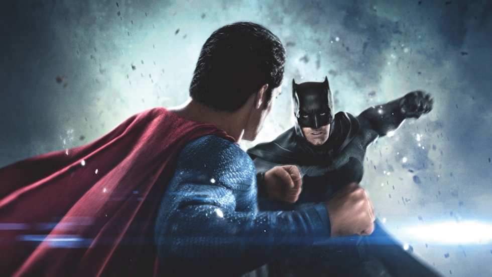 Vechtende helden op posters 'Batman v Superman'