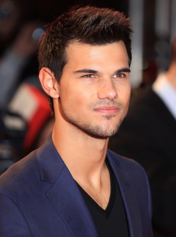 Taylor Lautner weer vrijgezel