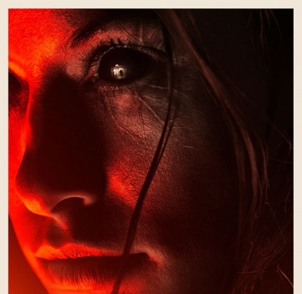 Olivia Wilde slaat aan 't moorden in trailer 'The Lazarus Effect'