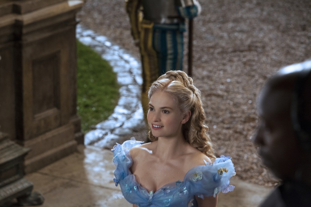 Pracht en praal in trailer & featurette 'Cinderella'