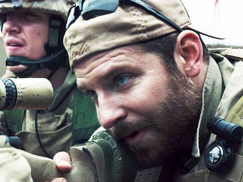 Bradley Cooper en Sienna Miller in nieuwe clip 'American Sniper'