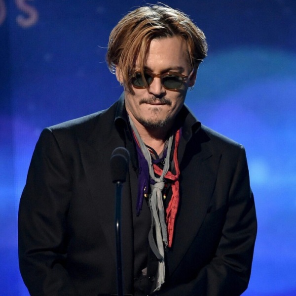 Was Johnny Depp dronken tijdens Award show? (video)