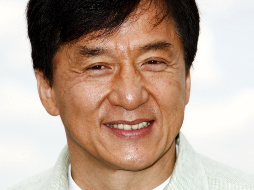 Jackie Chan woedend en geshoqueerd door arrestatie zoon