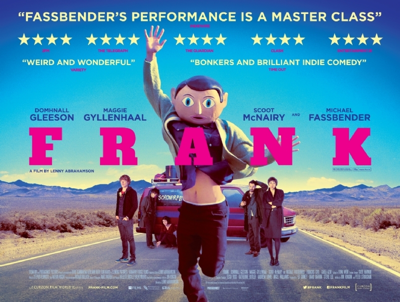 Michael Fassbender heeft een groot hoofd op nieuwe poster 'Frank'