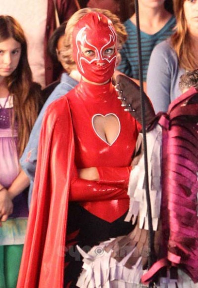 Olivia Wilde in opvallend outfit op set van Burt Wonderstone
