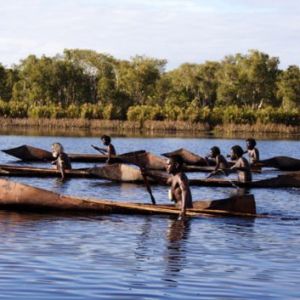 Ten Canoes