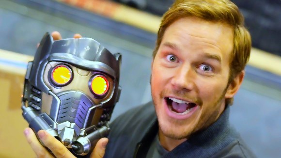 Chris Pratt geeft rondleiding op 'Guardians Of The Galaxy Vol.2'-set