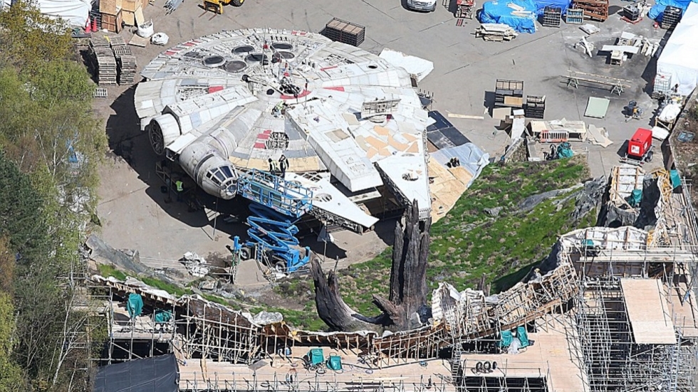 Nieuwe setfoto's 'Star Wars: Episode VIII' tonen de Millennium Falcon
