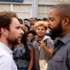 Charlie Day wil niet door Ice Cube afgetuigd worden in tweede trailer 'Fist Fight'