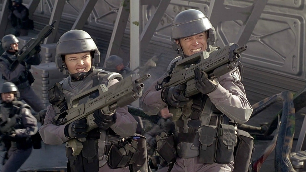 'Starship Troopers'-reboot in handen van 'Baywatch'-schrijvers
