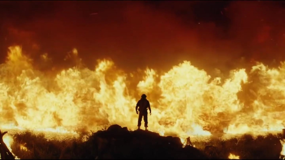 King Kong in vuur en vlam op beeld 'Kong: Skull Island'