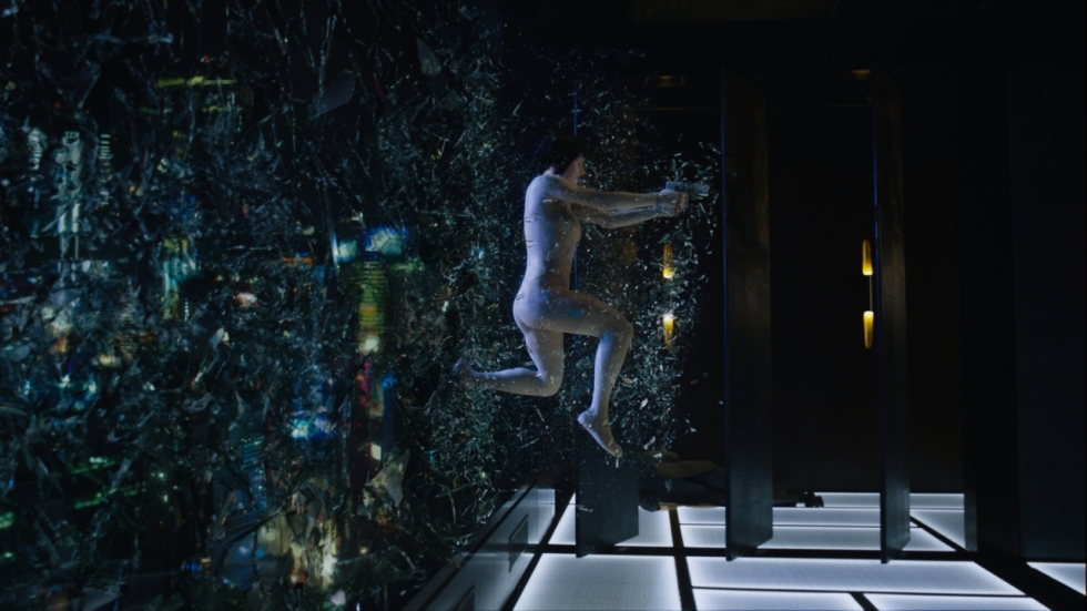 Teaser en poster 'Ghost in the Shell' met sexy Scarlett Johansson