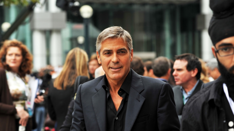 George Clooney bezoekt daklozen in Edinburgh