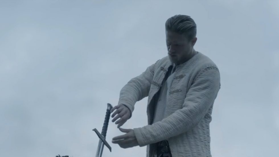 Spektakel in nieuwe trailer 'King Arthur: Legend of the Sword'