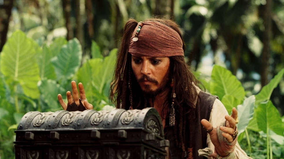 Johnny Depp bezoekt kinderziekenhuis als Capt. Jack Sparrow