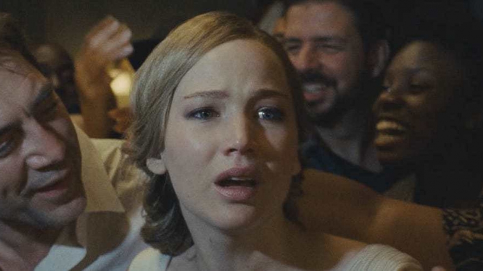Dronken Jennifer Lawrence scheldt fan verrot tijdens avondje stappen