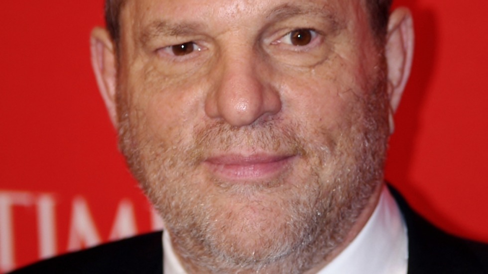 'Onschuldige' Harvey klaagt 'The Weinstein Company' aan