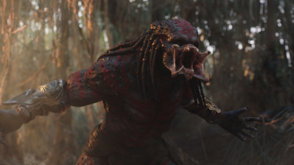 Foto's R-rated 'The Predator' tonen spuuglelijke Mega-Predator!
