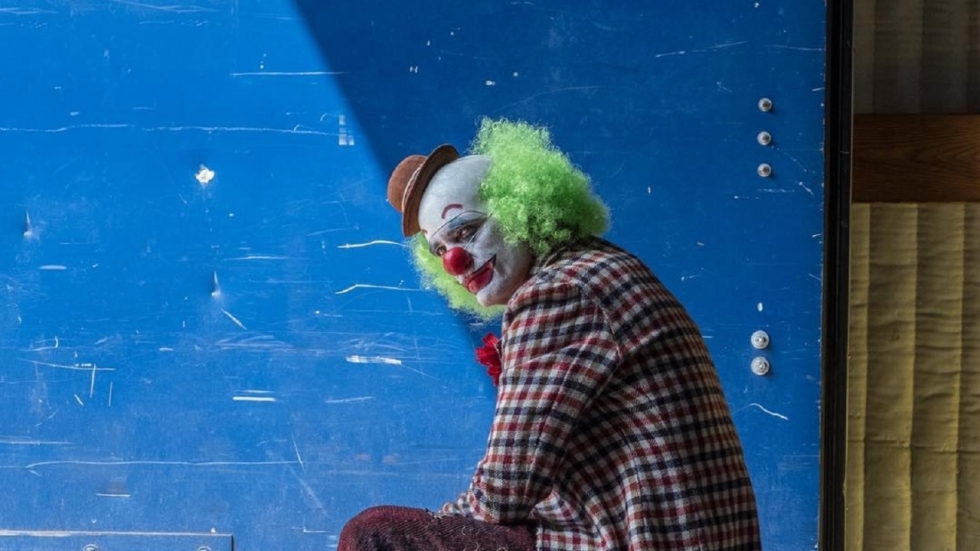 Nog vreemdere foto's 'Joker' met clowneske Joaquin Phoenix