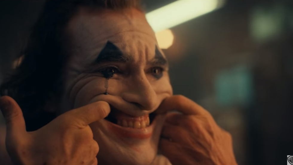 Eerste trailer DC-film 'Joker' verrast met maffe 'Clown Prince of Gotham'!