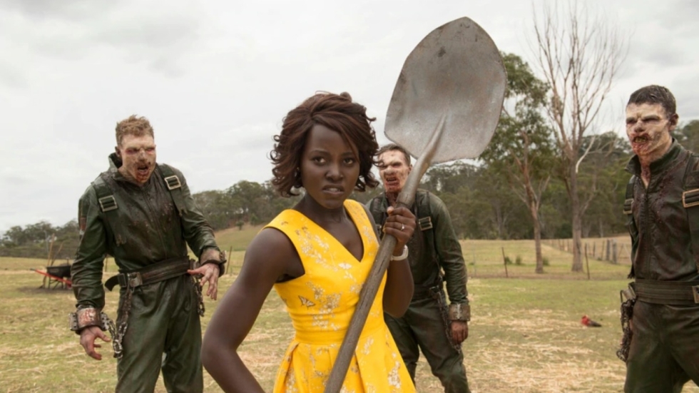 Lupita Nyong'o (Black Panther) als lerares en zombie-uitroeier in geinige trailer 'Little Monsters'