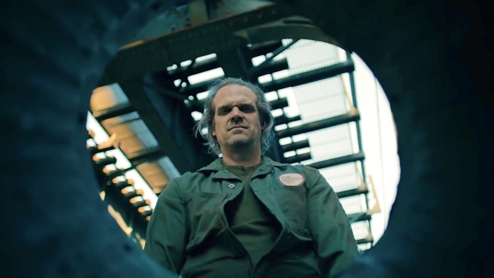 David Harbour (Stranger Things) in hilarische 'Joker'-parodie over Sesamstraat