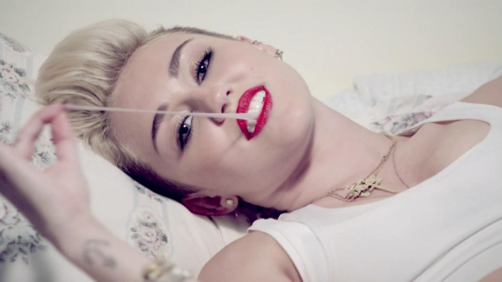 'Miley Cyrus viert Thanksgiving op opvallende wijze'