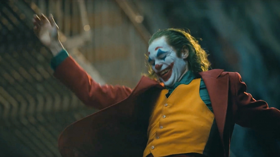 Scène van Jokers iconische dans op de hoge trap staat nu online!