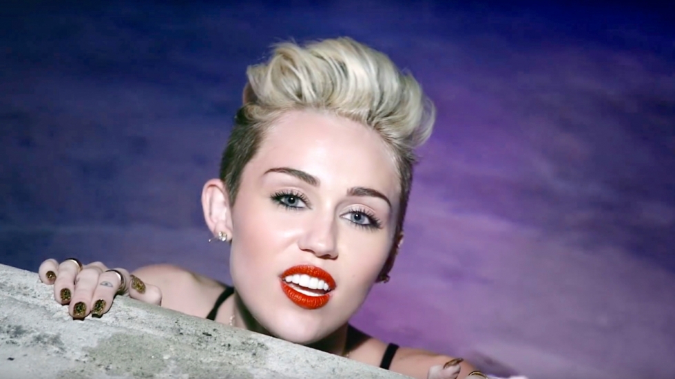 Foto: Miley Cyrus deelt weer iets lekkers uit