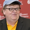 Michael Moore denkt dat Donald Trump liegt over hebben corona