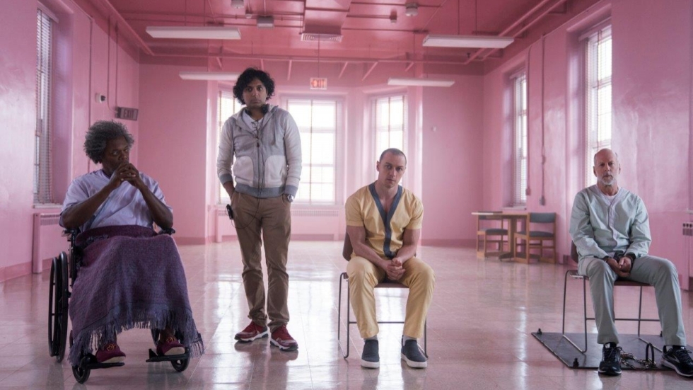 M. Night Shyamalan sprak met Marvel over een superheldenfilm